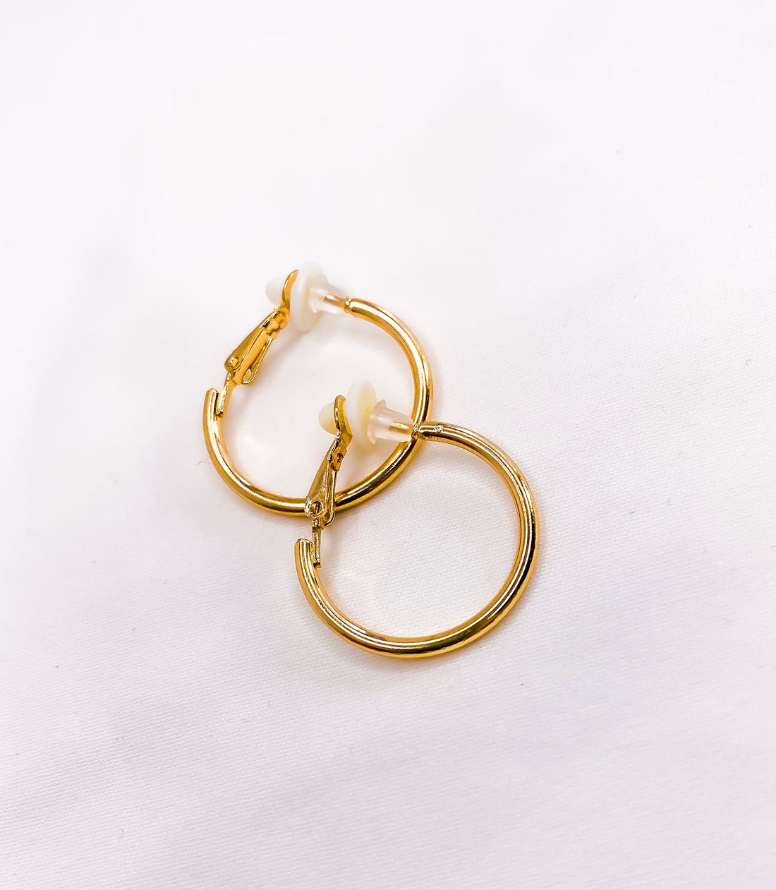 Kan ik ook klipoorbellen dragen als ik al piercings heb? - Klipoorbellen.com