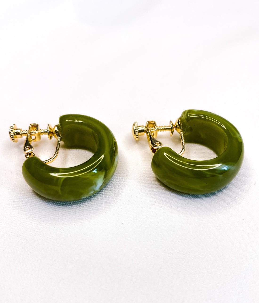 Van welk materiaal worden de Klipoorbellen gemaakt? - Klipoorbellen.com