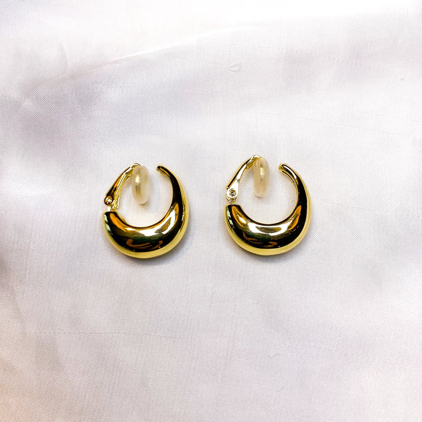 Forever Hoops - Klipoorbellen.comKlipoorbellenGoudkleurig