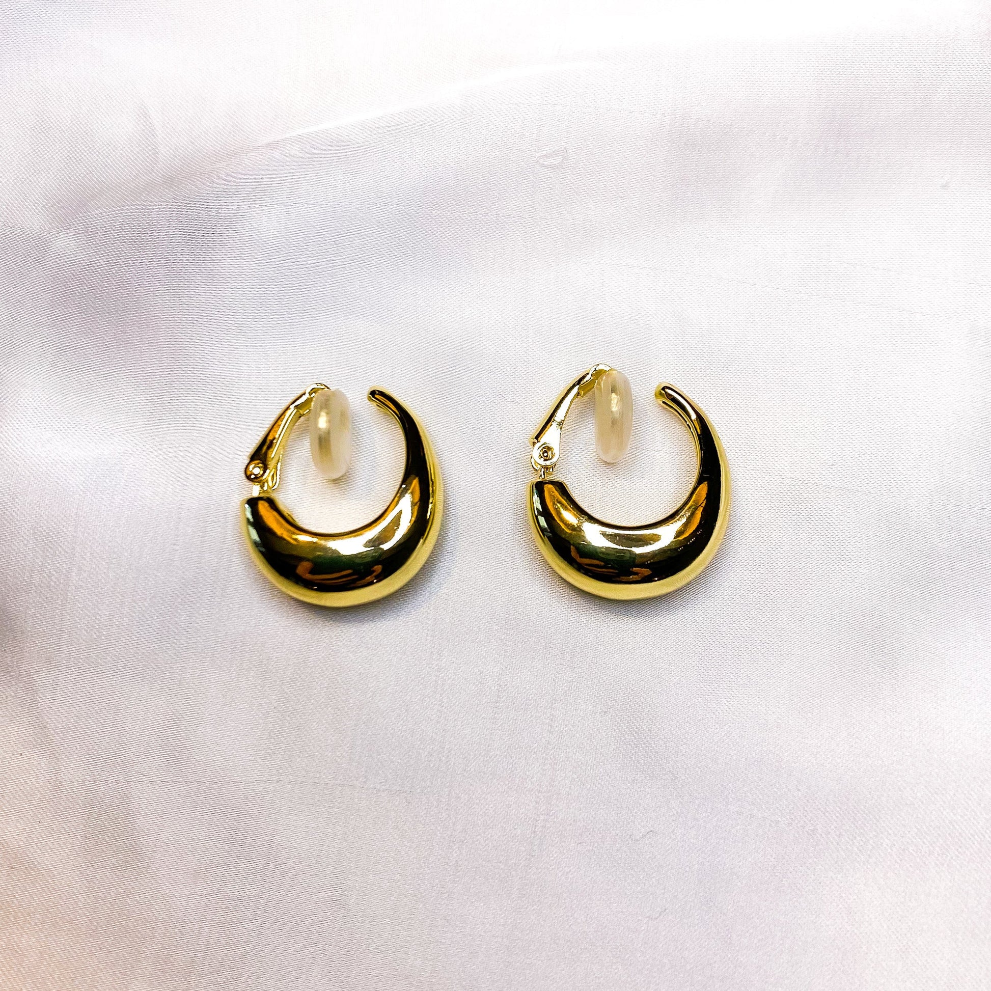 Forever Hoops - Klipoorbellen.comKlipoorbellenGoudkleurig