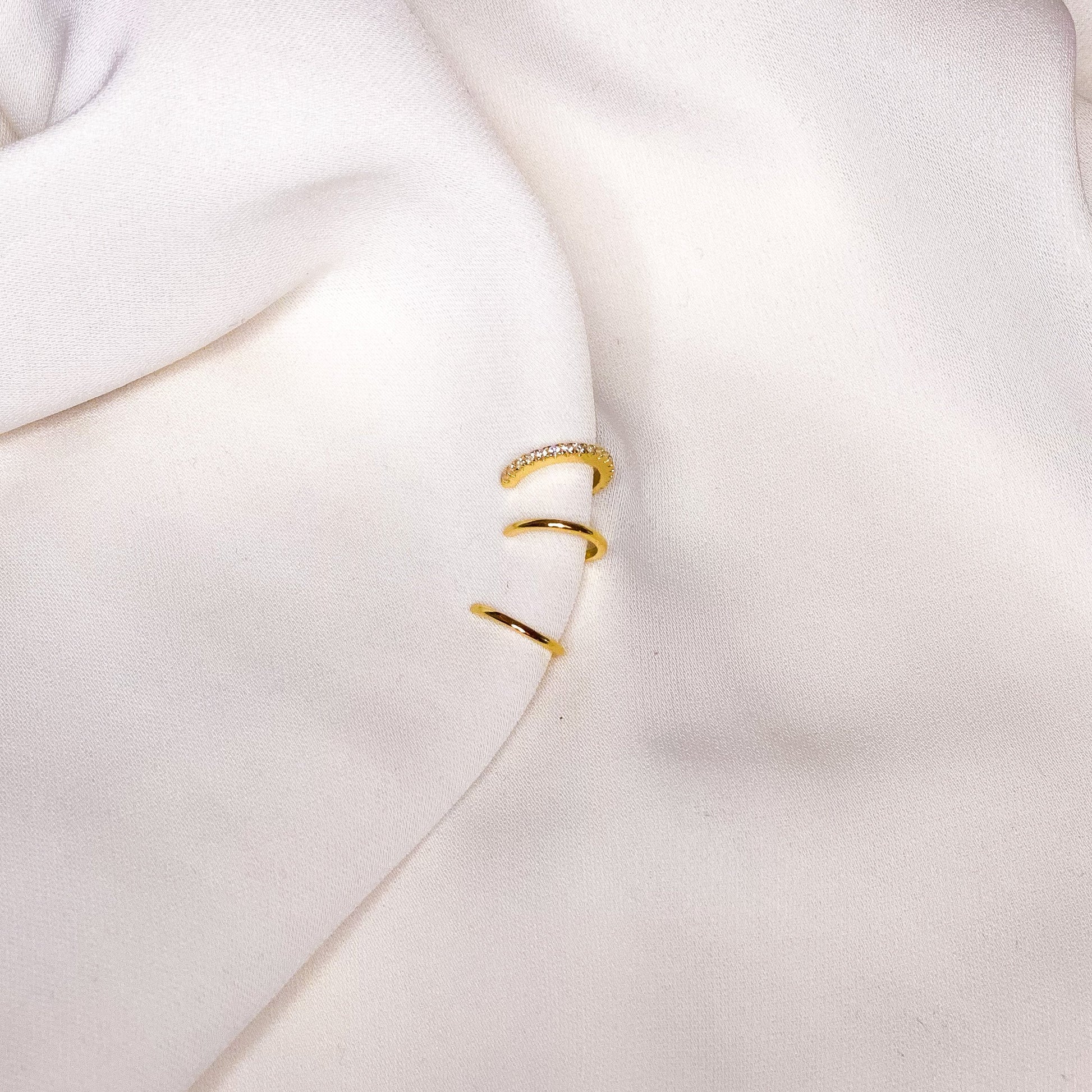 3 Is A Crowd - Klipoorbellen.comEarcuffsGoud (goldplated)