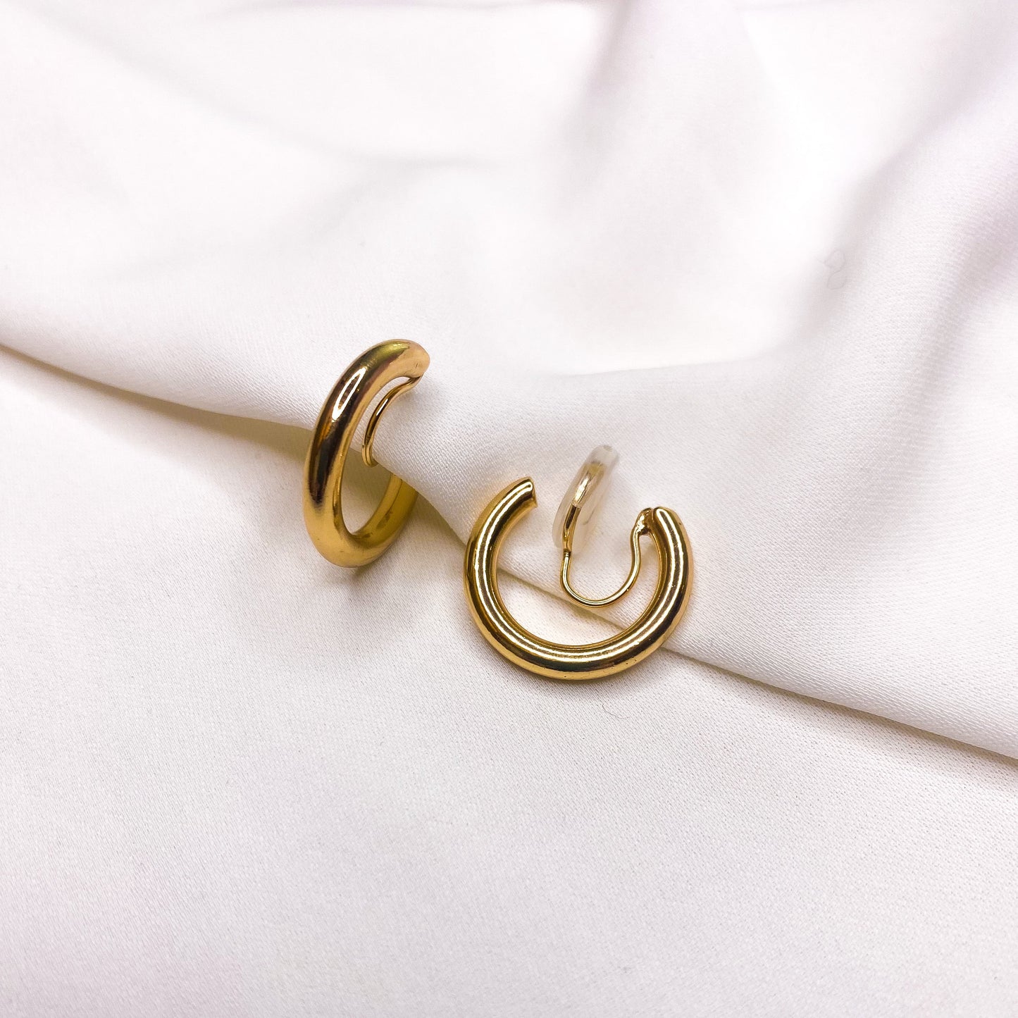 Hoops I Did It Again - Klipoorbellen.comGoudkleurig